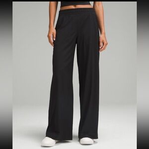 Lululemon Swift Wide Leg Mid Rise Pant Size 4 Black